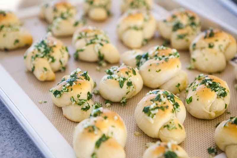 Quick and Easy Garlic Knots