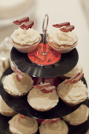 Vinyl record cup cake stand!!