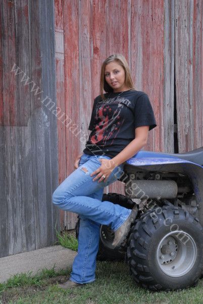 country girl senior picture prop 4 wheeler