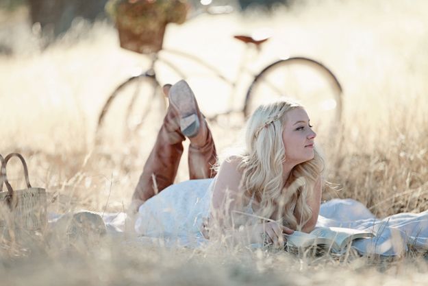 senior picture ideas for girls | Dreamy Whites: My First Senior Portrait Session