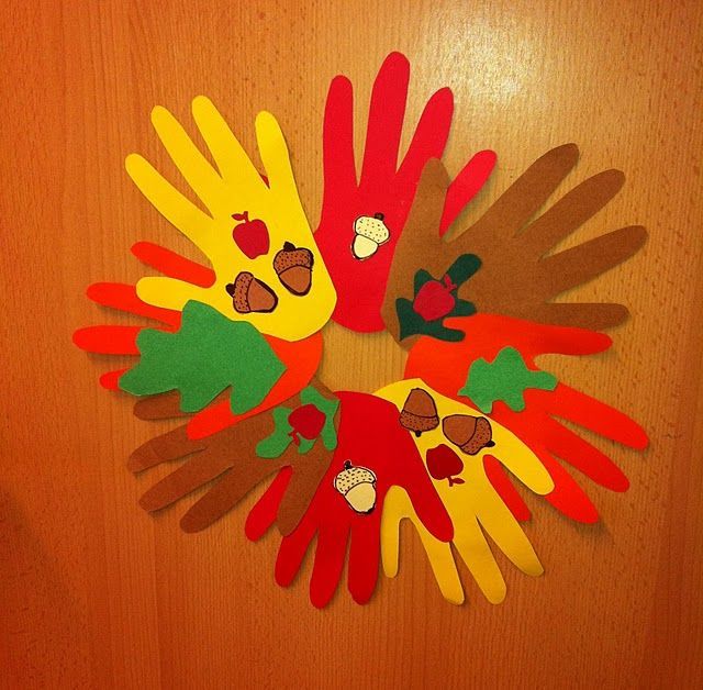 #fall #craft for kids – paper handprint wreaths