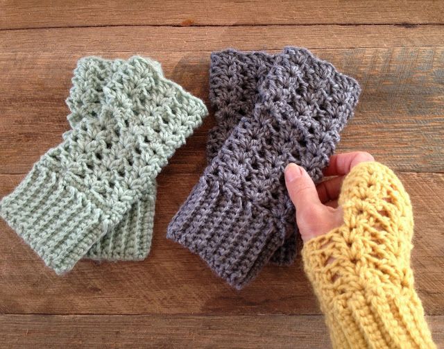 Little Golden Nook: Autumn crocheting :: Fingerless gloves
