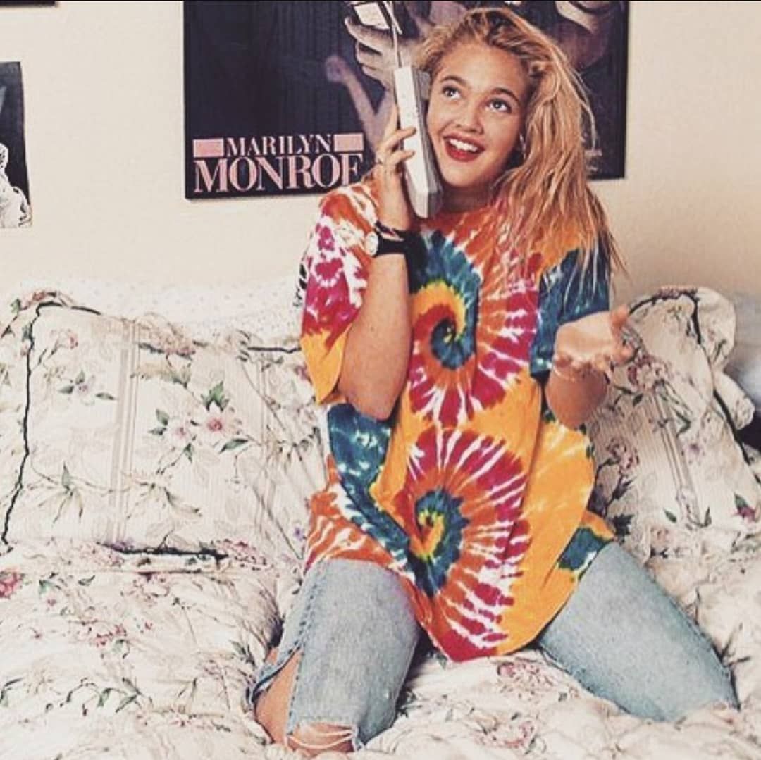 80's & 90's on Instagram: “Drew Barrymore as a 90's Style Icon.” - 80's & 90's on Instagram: “Drew Barrymore as a 90's Style Icon.” -   13 style Icons grunge ideas