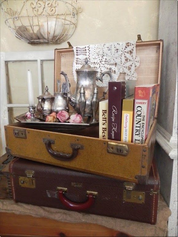 20+ DIY Vintage Suitcase Decorating Ideas! - Oh My Creative - 20+ DIY Vintage Suitcase Decorating Ideas! - Oh My Creative -   17 diy Decoracion vintage ideas