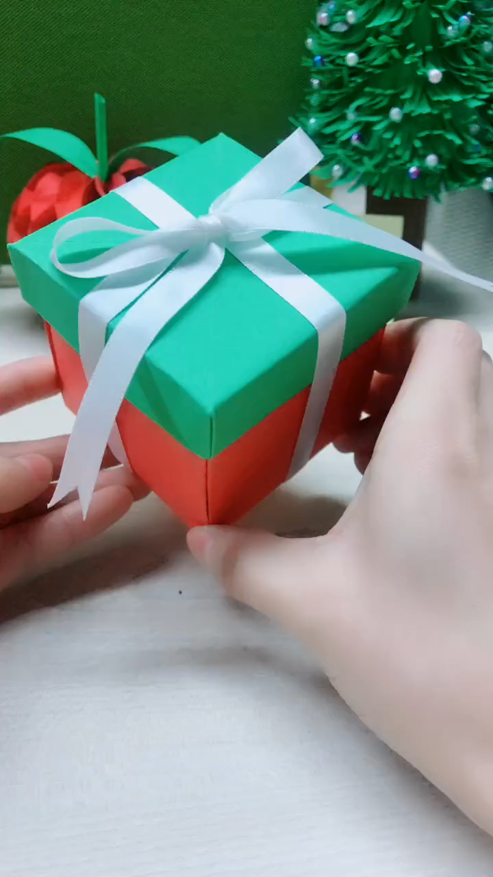 DIY Christmas Gift Box - DIY Christmas Gift Box -   19 diy Christmas box ideas
