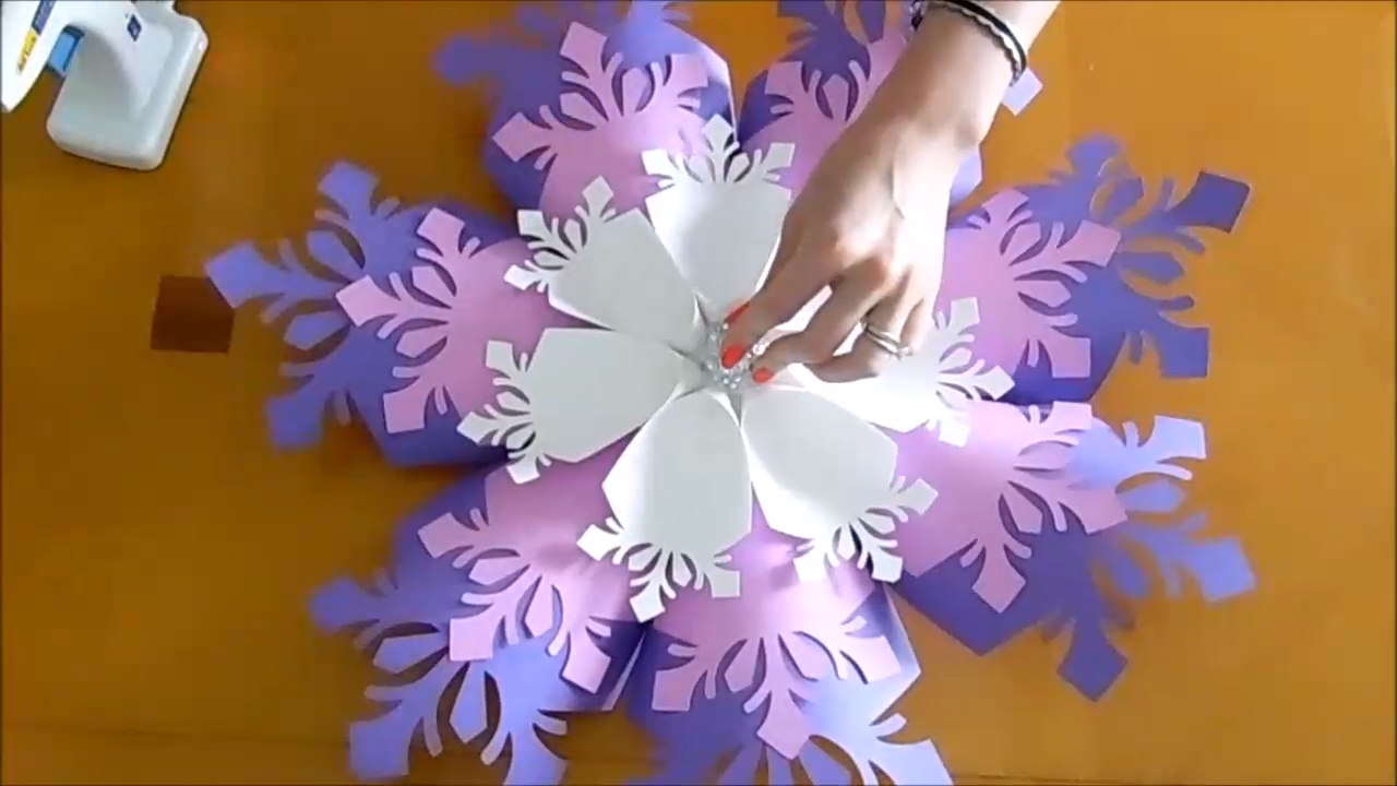 Giant 3D Paper Snowflake - Giant 3D Paper Snowflake -   7 diy paper ideas