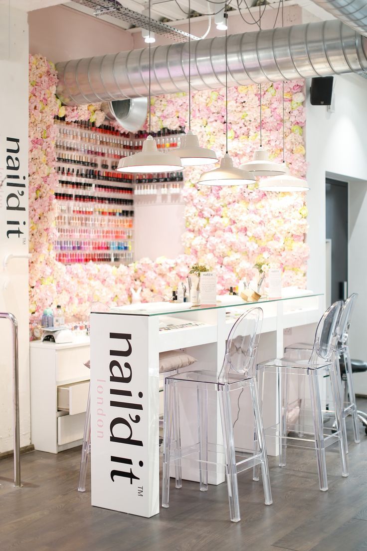 London City Guide : Most Instagrammable Blow Dry Bar - Fashion Mumblr - London City Guide : Most Instagrammable Blow Dry Bar - Fashion Mumblr -   12 beauty Bar display ideas