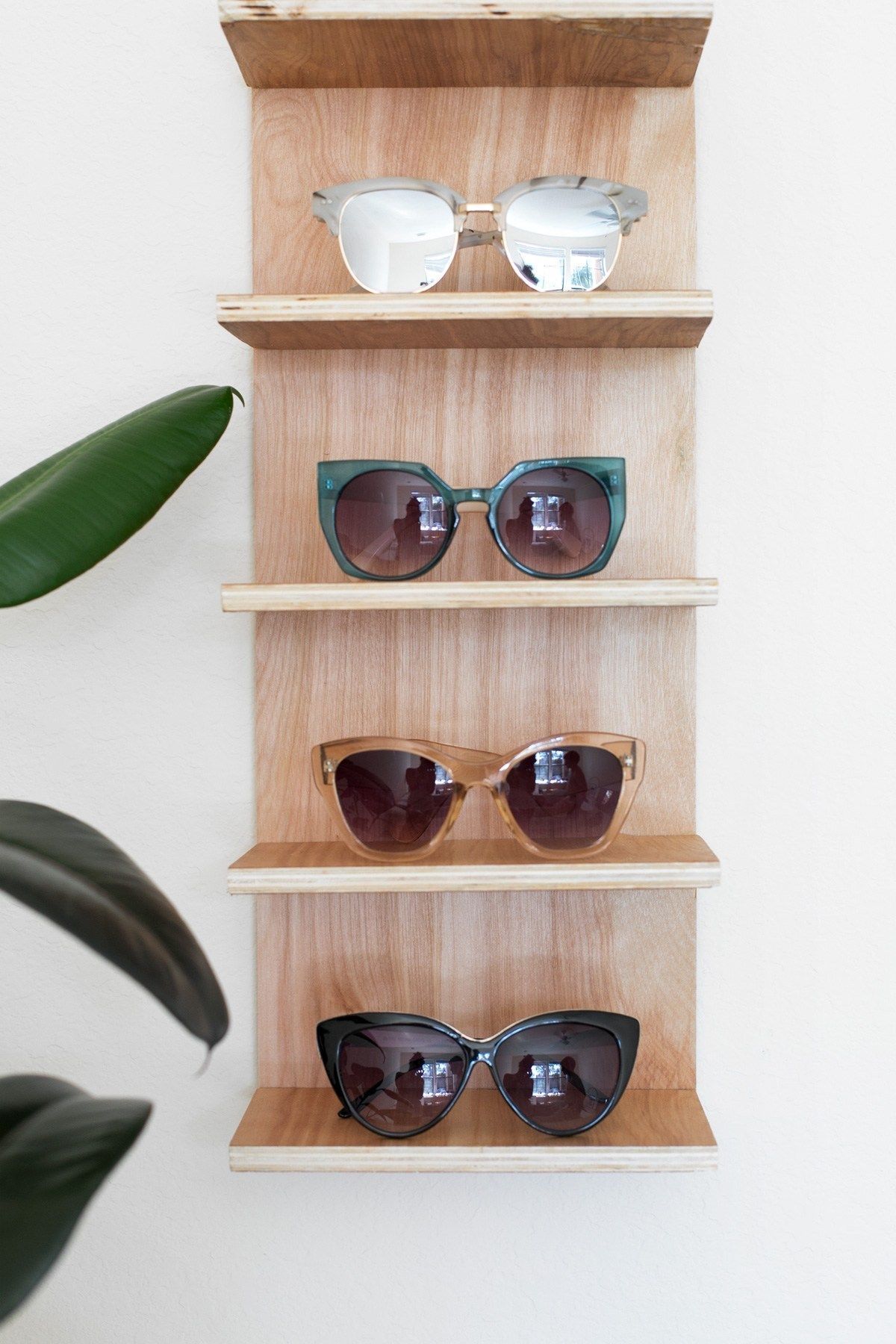 Renter Friendly DIY Sunglasses Holder for End of Summer Storage | ctrl + curate - Renter Friendly DIY Sunglasses Holder for End of Summer Storage | ctrl + curate -   13 diy Organizador lentes ideas