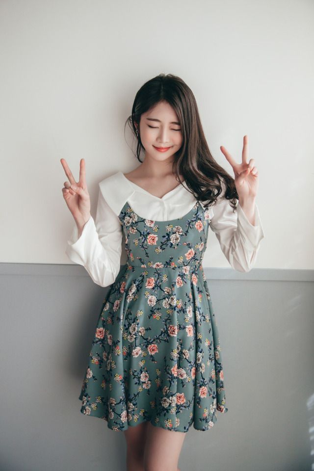 Scoop Neck Floral Empire Dress - Scoop Neck Floral Empire Dress -   15 style Korean dress ideas