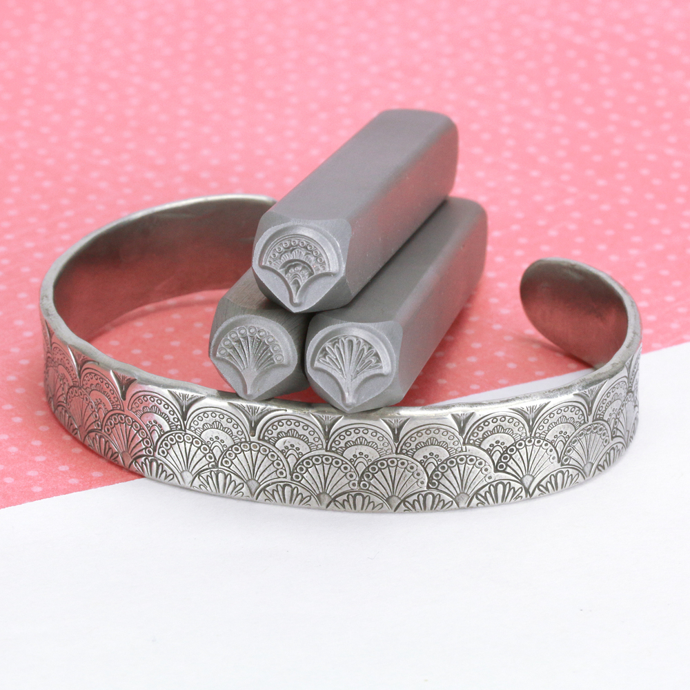 Mandala Style Metal Stamped Bracelet Cuff DIY - Mandala Style Metal Stamped Bracelet Cuff DIY -   16 diy Bracelets metal ideas