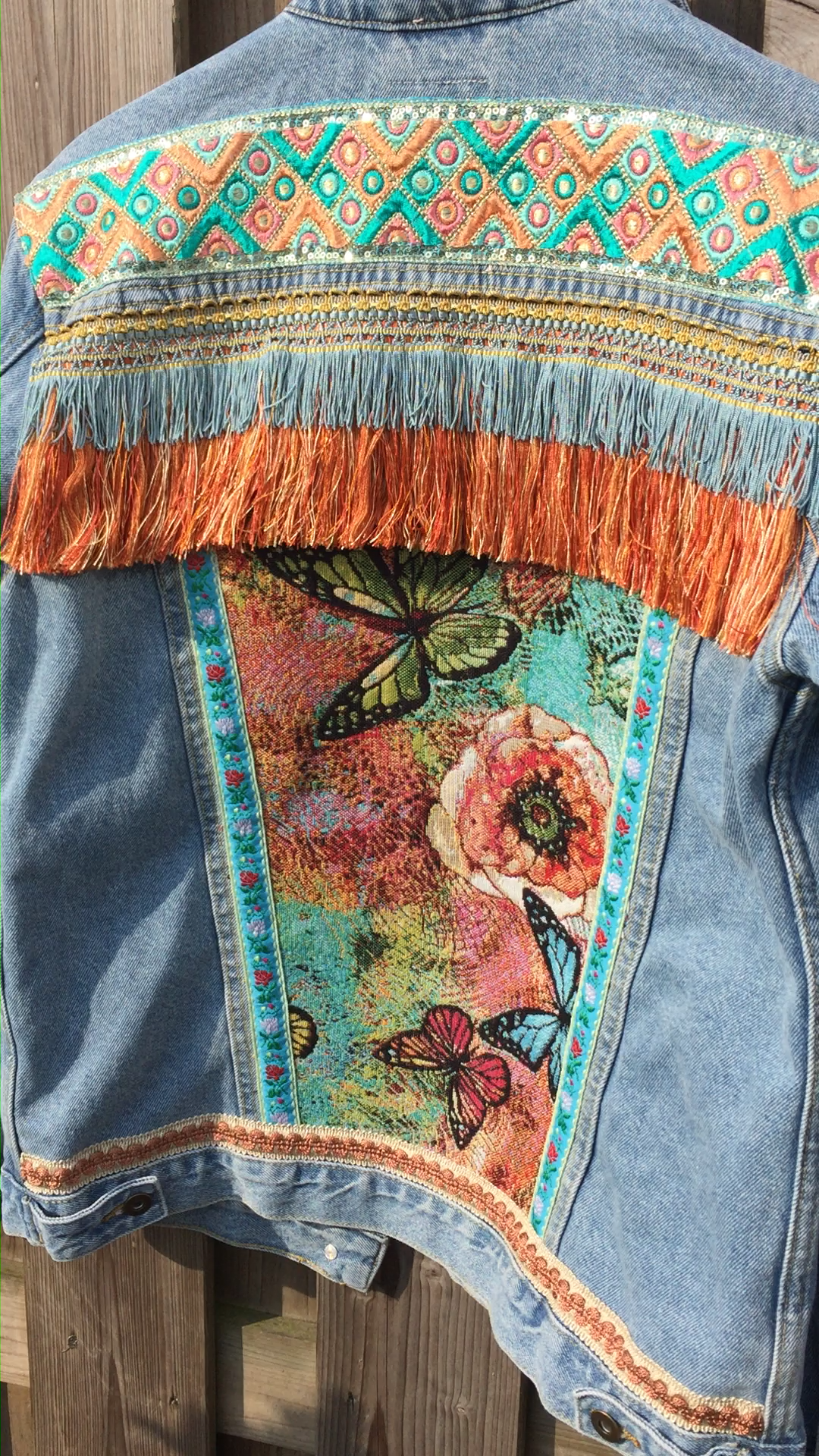 Check these upcycled denim jackets! - Check these upcycled denim jackets! -   16 diy Roupas Customizao jaqueta ideas