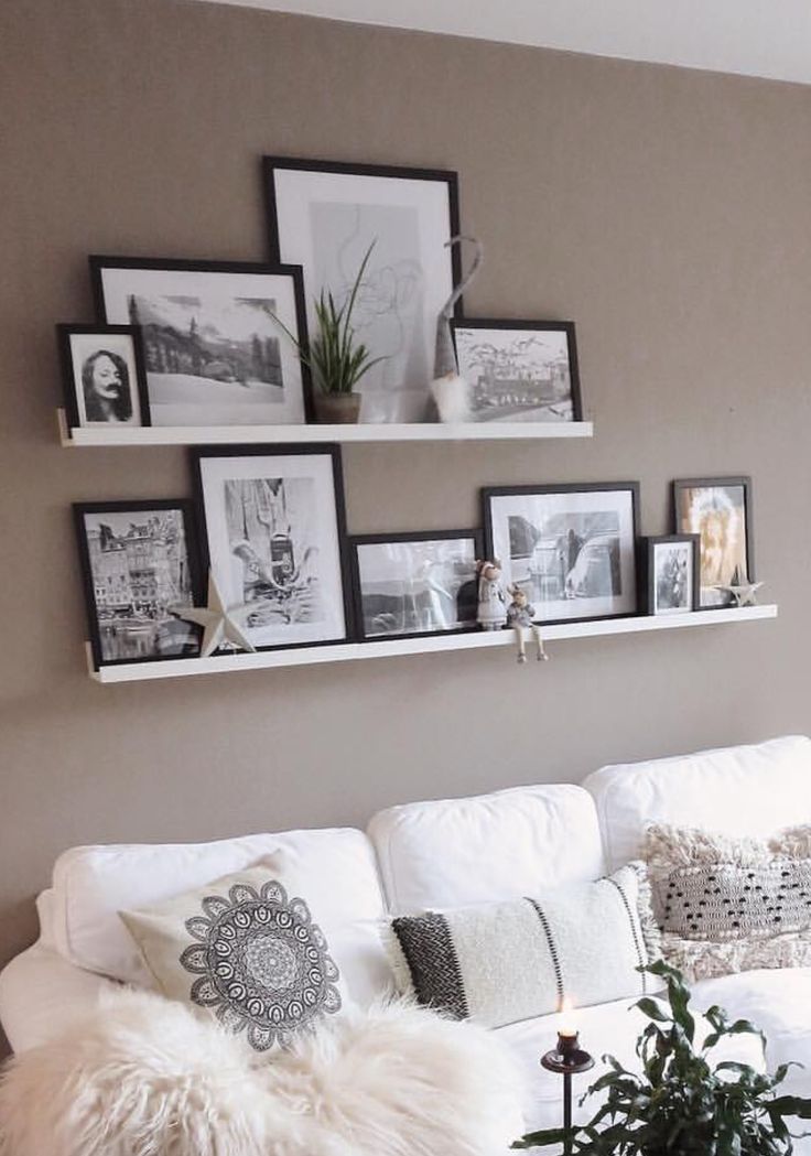 Absolutely love these white floating shelves for pictures! - Absolutely love these white floating shelves for pictures! -   16 diy Shelves white ideas