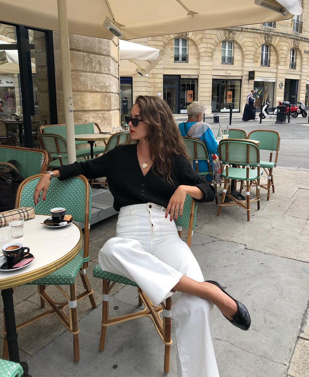 The French-Girl Way to Wear White Jeans for Fall (Le Fashion) - The French-Girl Way to Wear White Jeans for Fall (Le Fashion) -   16 style Casual girl ideas