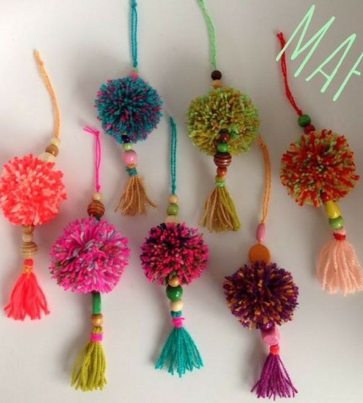 25 Pom Pom Crafts to make you pom pom crazy - 25 Pom Pom Crafts to make you pom pom crazy -   17 diy Bag crafts ideas
