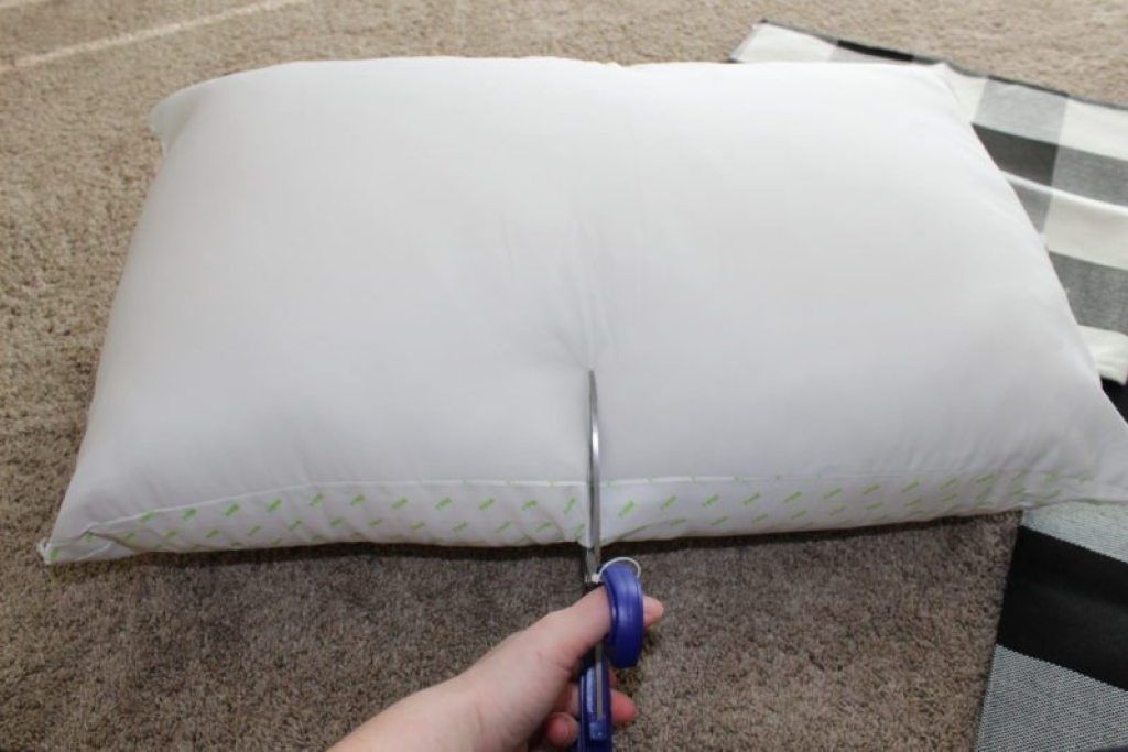 DIY Throw Pillows For Under $10 – Five Little Bears - DIY Throw Pillows For Under $10 – Five Little Bears -   18 diy Pillows throw ideas