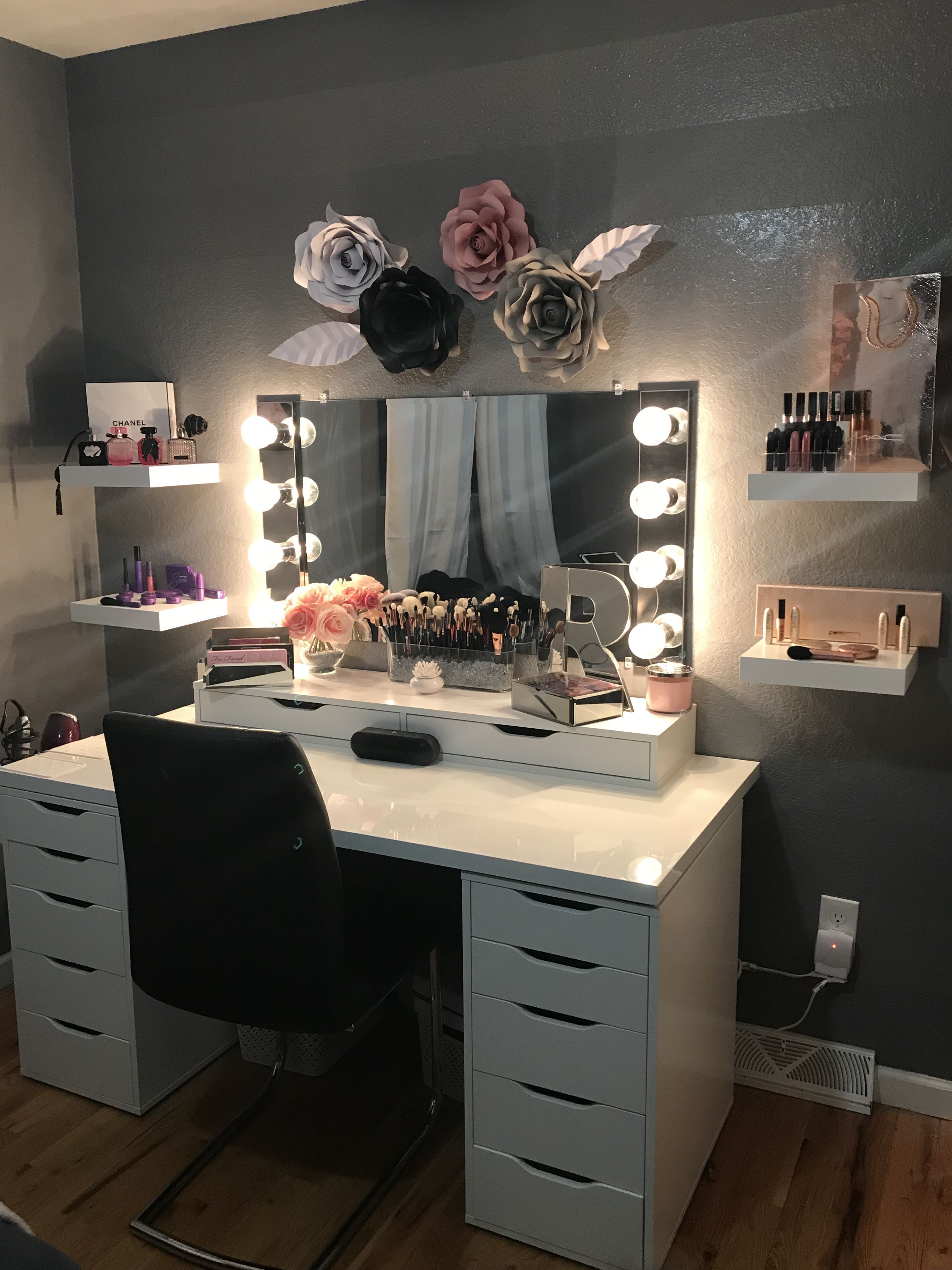 13 Beautiful Makeup Room Ideas, Organizer and Decorating - 13 Beautiful Makeup Room Ideas, Organizer and Decorating -   15 beauty Room wood ideas