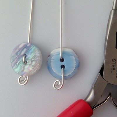 Easy Button Earrings – Easy diy jewelry - Easy Button Earrings – Easy diy jewelry -   17 diy Jewelry recycled ideas
