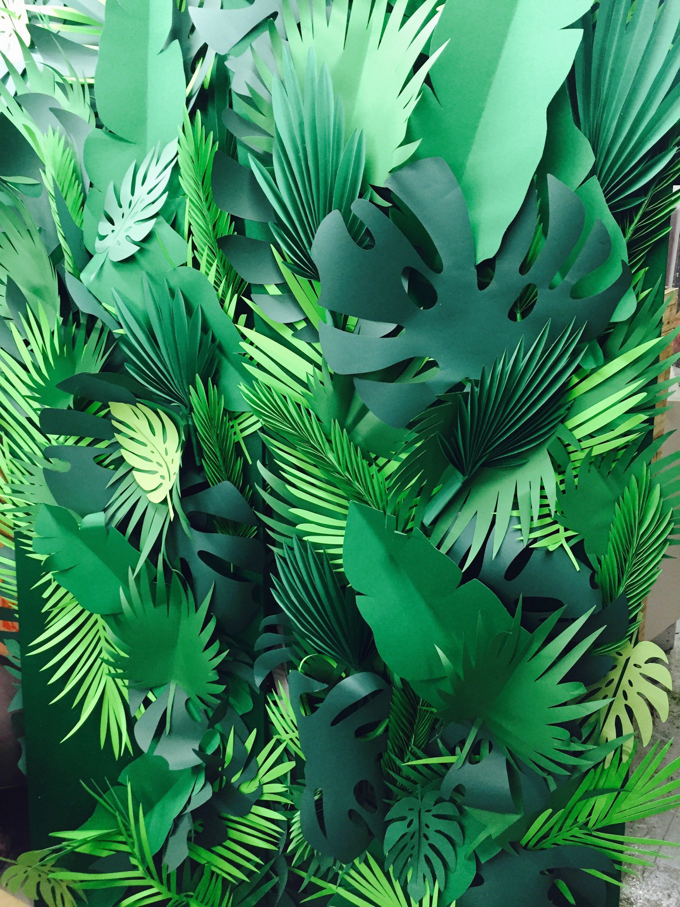 Mixed styles, sizes and shapes Paper leaves, green leaves, leaves cut outs, palm leaves, palm leaf, tropical leaves - Mixed styles, sizes and shapes Paper leaves, green leaves, leaves cut outs, palm leaves, palm leaf, tropical leaves -   19 diy Paper leaves ideas