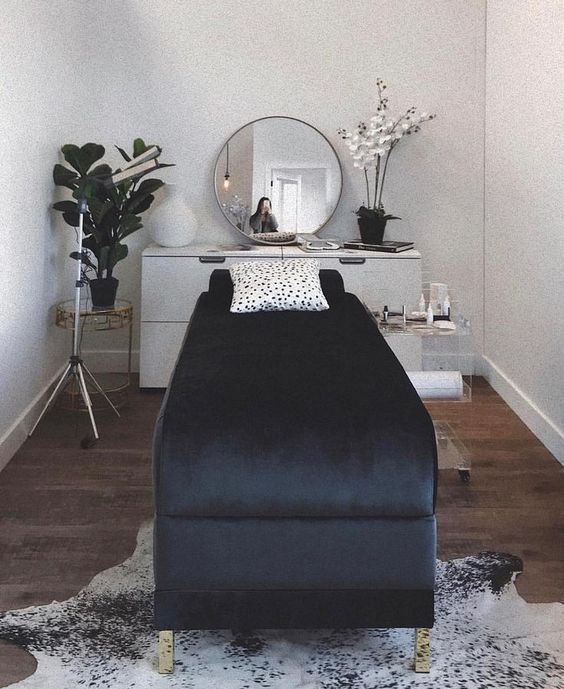 Nice and fancy Treatment room, although it has no windows for good outside light...  #Treatme... - Nice and fancy Treatment room, although it has no windows for good outside light...  #Treatme... -   10 beauty Treatments room ideas