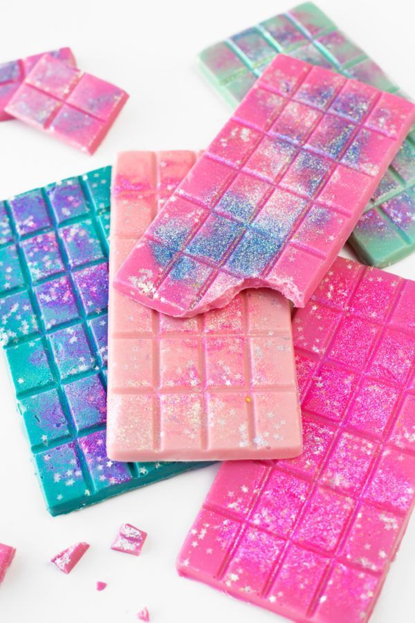 Edible Glitter Chocolate Bars (+ A Guide to Actual Edible Glitter) - Studio DIY - Edible Glitter Chocolate Bars (+ A Guide to Actual Edible Glitter) - Studio DIY -   11 diy Tumblr sweets ideas