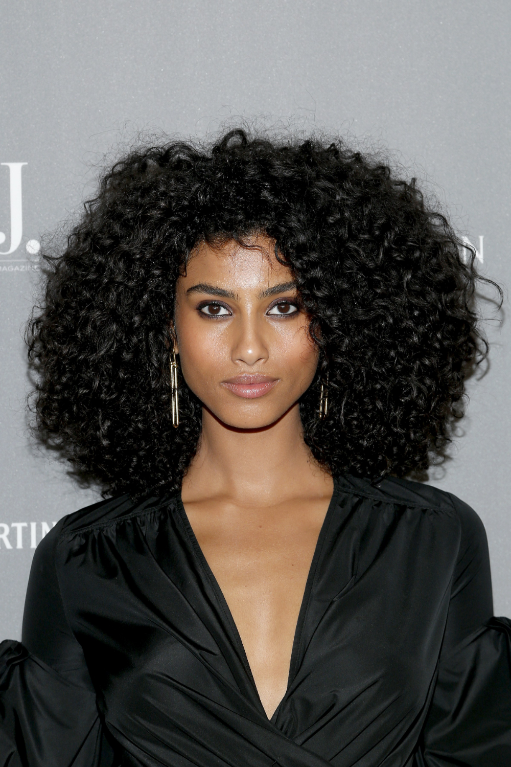 Imaan Hammam's Lustrous Curls and Liner Are an Evening Beauty Win - Imaan Hammam's Lustrous Curls and Liner Are an Evening Beauty Win -   12 beauty Black pictures ideas