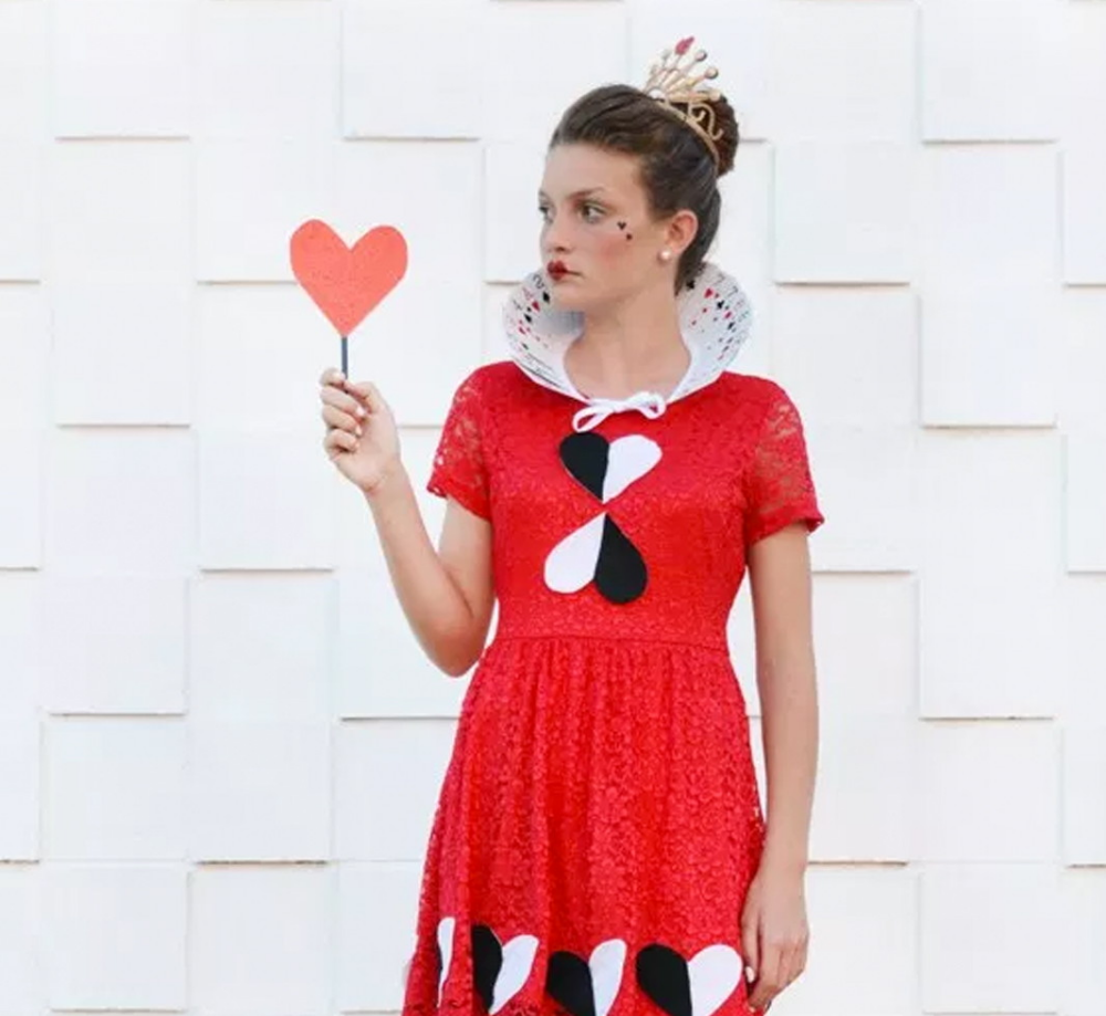 10 Epic DIY Halloween Costumes That Cost $10 or Less - 10 Epic DIY Halloween Costumes That Cost $10 or Less -   14 diy Halloween Costumes for ladies ideas