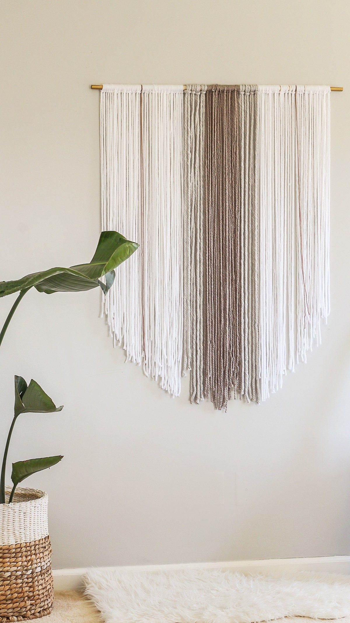 DIY Yarn Wall Hanging - Oversized Boho Tapestry Tutorial - DIY Yarn Wall Hanging - Oversized Boho Tapestry Tutorial -   18 diy Crafts boho ideas