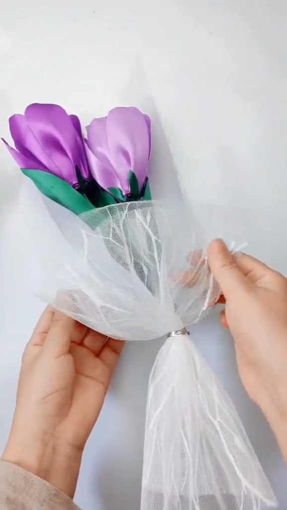 Origami flower video tutorial - Origami flower video tutorial -   22 diy Videos gifts ideas