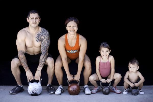 9 family fitness Photoshoot ideas