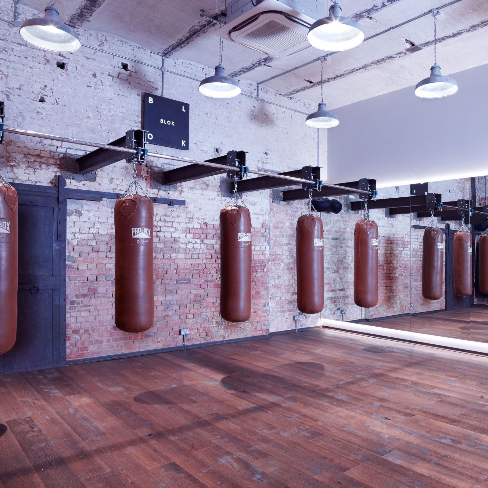 The best luxury gyms in London - The best luxury gyms in London -   11 luxury fitness Interior ideas