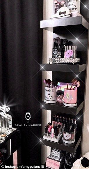 Make-up junkies flaunt their VERY stylish beauty rooms - Make-up junkies flaunt their VERY stylish beauty rooms -   16 black beauty Room ideas