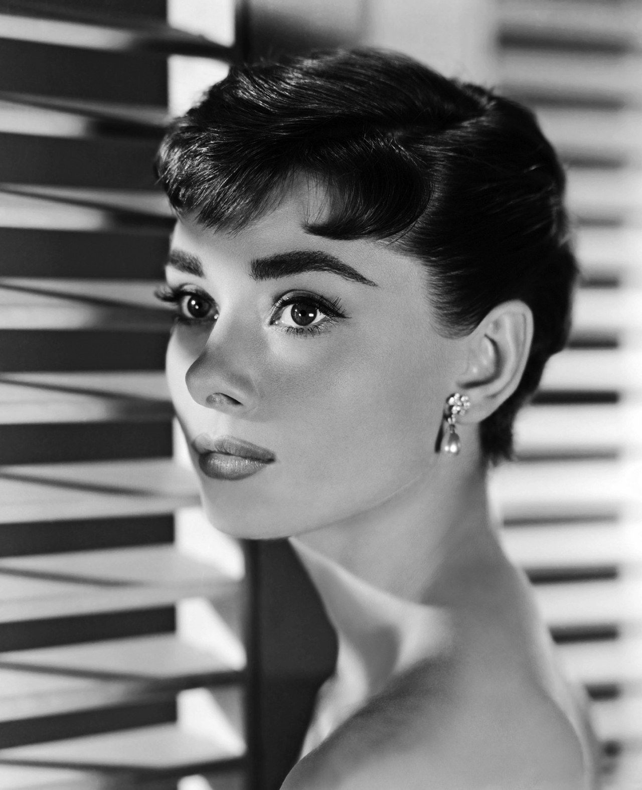 Audrey Hepburn's 7 beauty secrets - Audrey Hepburn's 7 beauty secrets -   18 vintage beauty Icon ideas