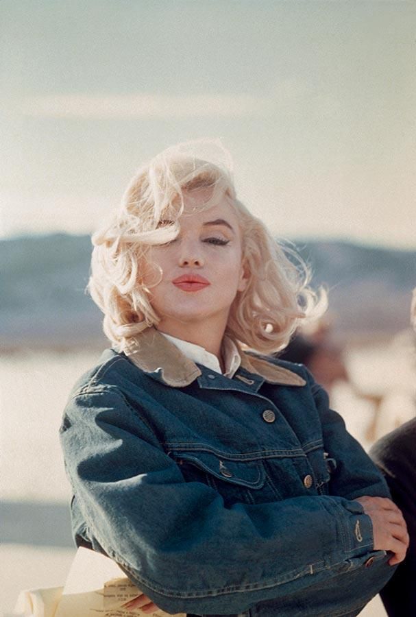 Marilyn Monroe during the filming of “The Misfits.” Nevada, 1960. - Marilyn Monroe during the filming of “The Misfits.” Nevada, 1960. -   18 vintage beauty Icon ideas