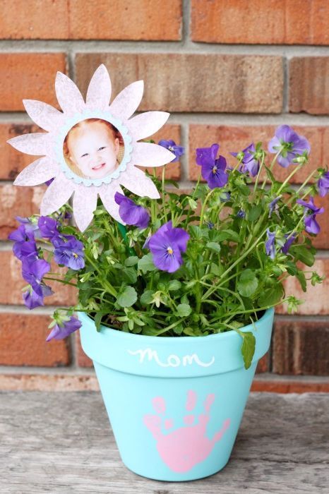 These Mother's Day Crafts Make for the Sweetest Gifts From Kids - These Mother's Day Crafts Make for the Sweetest Gifts From Kids -   19 diy Crafts for mothers day ideas