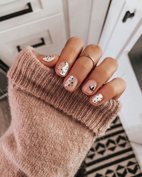 39 Stunning Minimalist Nail Arts for Everyday Style - 39 Stunning Minimalist Nail Arts for Everyday Style -   15 beauty Nails colour ideas