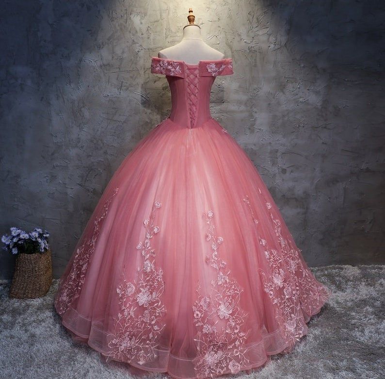 Flower Embroidery Cosplay Ball Gown Medieval Dress Renaissance Queen Victorian Belle Dress - Flower Embroidery Cosplay Ball Gown Medieval Dress Renaissance Queen Victorian Belle Dress -   18 princess style Dress ideas