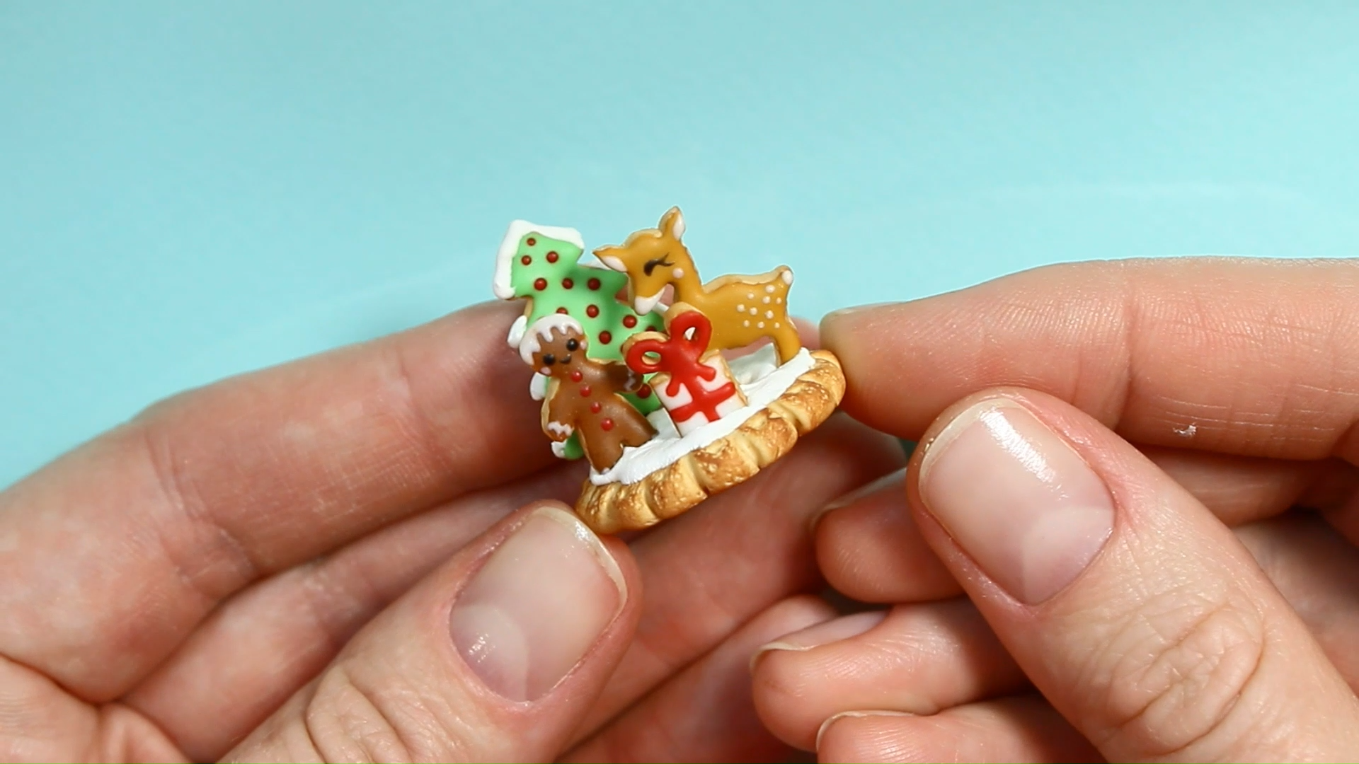 Miniature Christmas gingerbread composition. - Miniature Christmas gingerbread composition. -   23 diy Videos clay ideas
