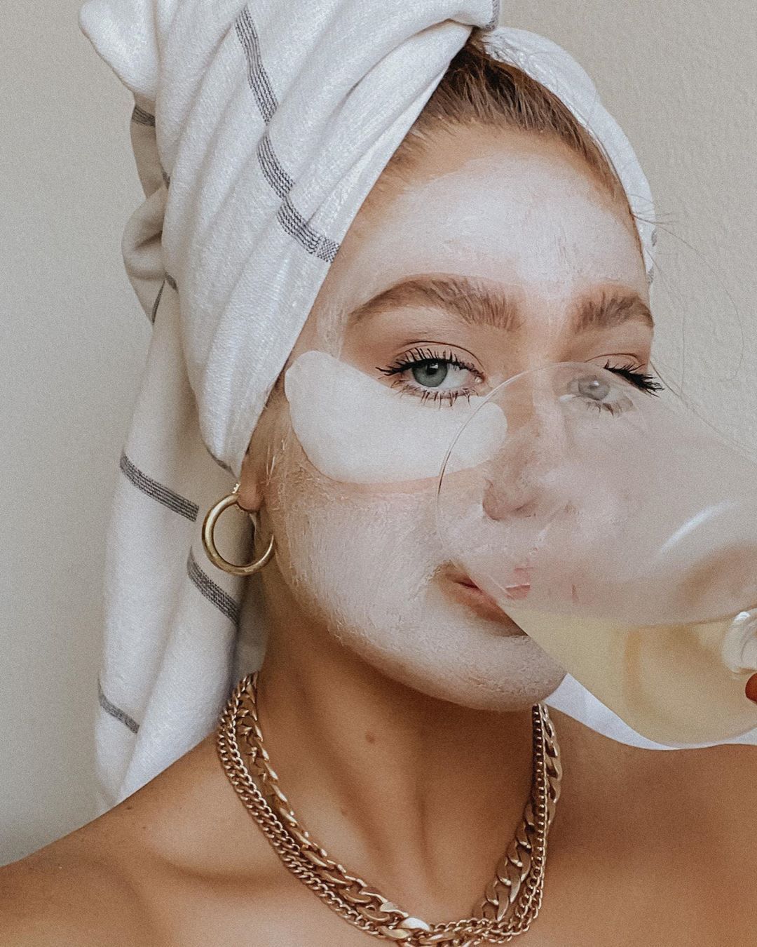Allison Kelley's Instagram photo: “I heard LA is going to start requiring face masks, so I'm just getting a head start ?????” - Allison Kelley's Instagram photo: “I heard LA is going to start requiring face masks, so I'm just getting a head start ?????” -   16 beauty Mask photography ideas