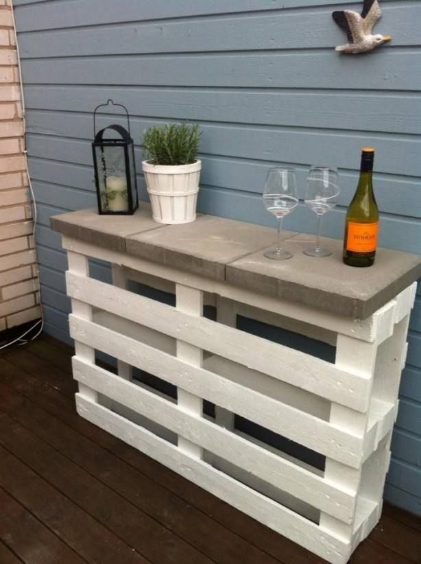 Simple DIY Patio Bar from Pallets - by Budget101.com - Simple DIY Patio Bar from Pallets - by Budget101.com -   16 diy Apartment patio ideas