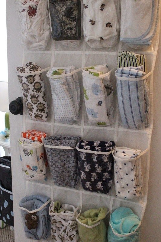 Remodelaholic | 5 Easy Ways to Store Blankets - Remodelaholic | 5 Easy Ways to Store Blankets -   16 diy Organizador bebe ideas