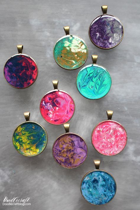 Crayon Marbled Pendants with Jewelry Resin DIY - Crayon Marbled Pendants with Jewelry Resin DIY -   18 diy Jewelry pendants ideas