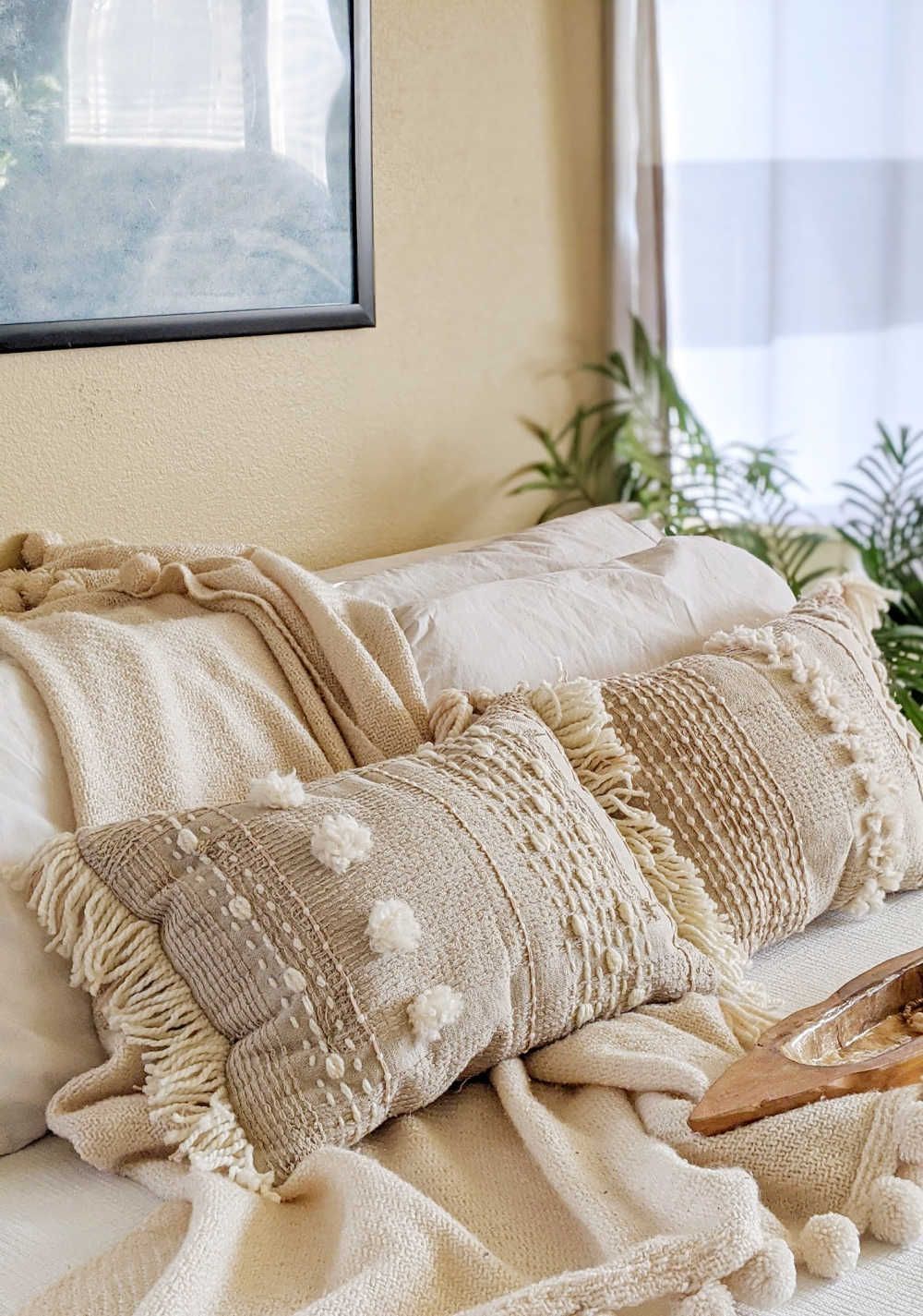 Make this Anthropologie-Inspired DIY Textured Pillow for $2! - Make this Anthropologie-Inspired DIY Textured Pillow for $2! -   18 diy Pillows boho ideas