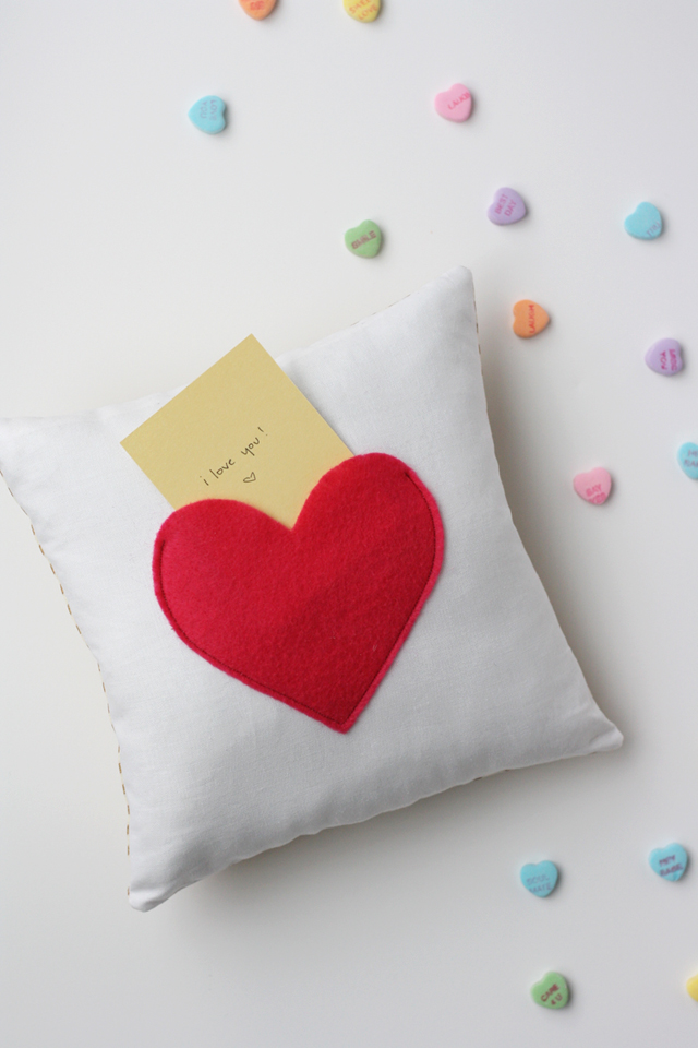 secret pocket pillow tutorial - see kate sew - secret pocket pillow tutorial - see kate sew -   diy Pillows for boyfriend