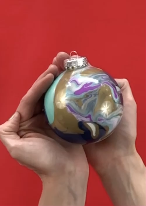 Easy Marble DIY Christmas Ornaments From $1 Store Supplies - Easy Marble DIY Christmas Ornaments From $1 Store Supplies -   19 diy Christmas esferas ideas