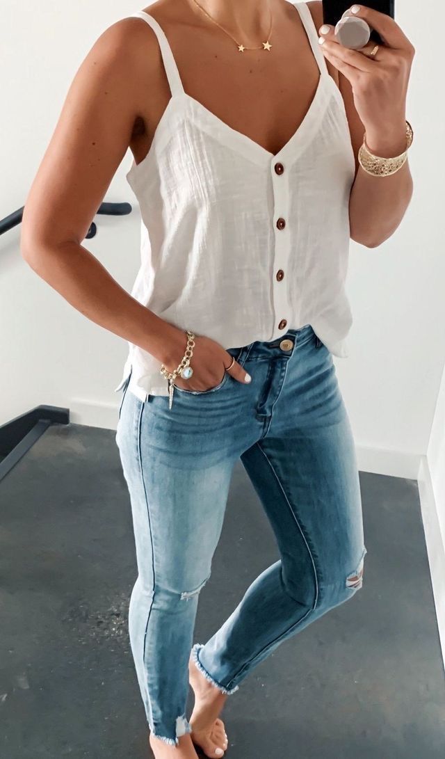 7 Casual Outfits With Jeans You'll Probably Want to Wear All Summer Long - Work Catwalk - 7 Casual Outfits With Jeans You'll Probably Want to Wear All Summer Long - Work Catwalk -   19 style Summer jeans ideas
