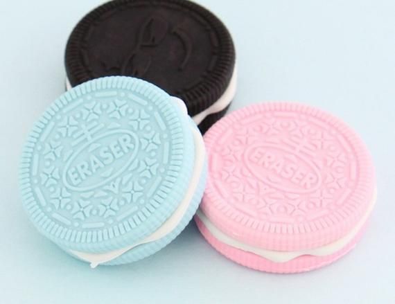1pcs Adorable cookie erasers in three colors, pink, blue and black. Biscuit eraser, kawaii stationery. - 1pcs Adorable cookie erasers in three colors, pink, blue and black. Biscuit eraser, kawaii stationery. -   16 diy School Supplies stationery ideas