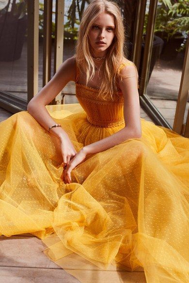 Elie Saab Resort 2019 Fashion Show - Elie Saab Resort 2019 Fashion Show -   17 beauty Model dress ideas