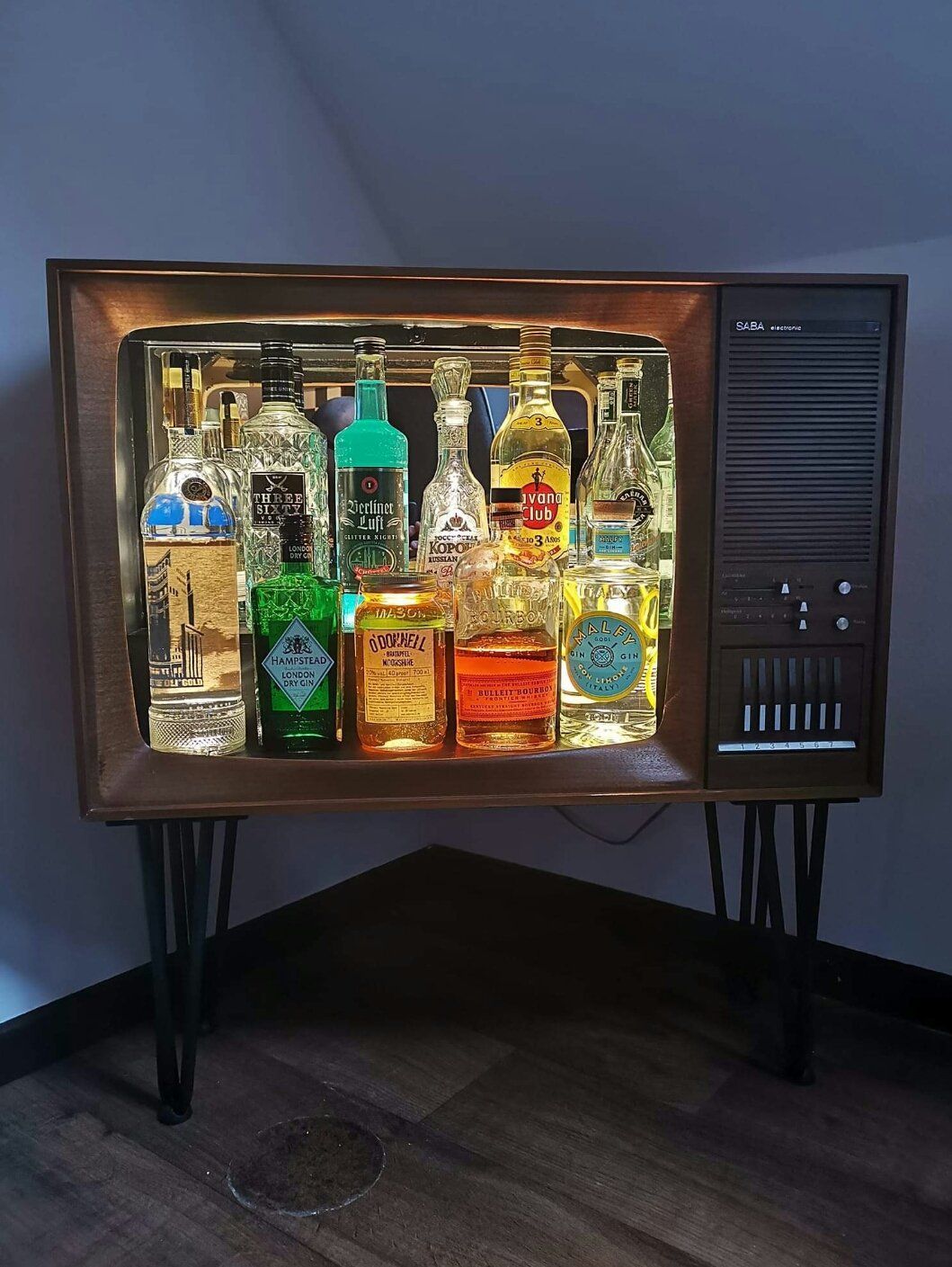 DIY TV cocktail cabinet - DIY TV cocktail cabinet -   17 diy Muebles hombre ideas