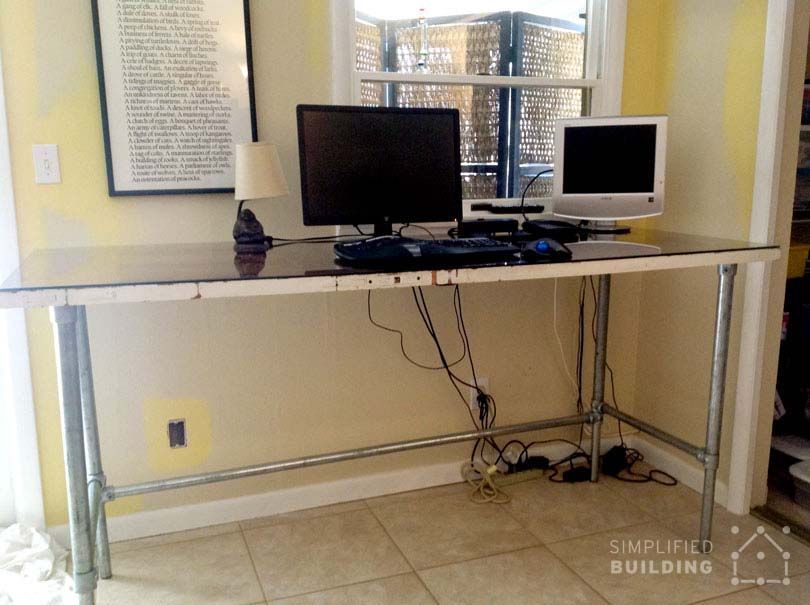 37 DIY Standing Desks Built with Pipe and Kee Klamp - 37 DIY Standing Desks Built with Pipe and Kee Klamp -   18 diy Desk gaming ideas