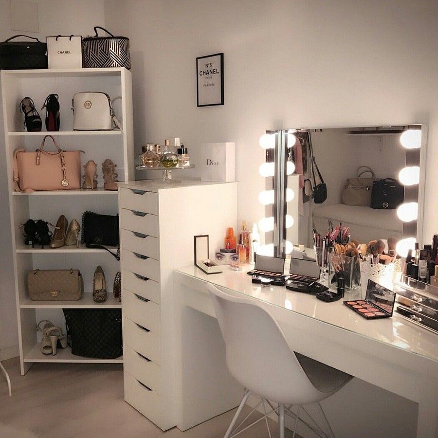 30+ Clever Ways to Use Small Space for Dressing Table with mirror - 30+ Clever Ways to Use Small Space for Dressing Table with mirror -   19 beauty Room bedrooms ideas